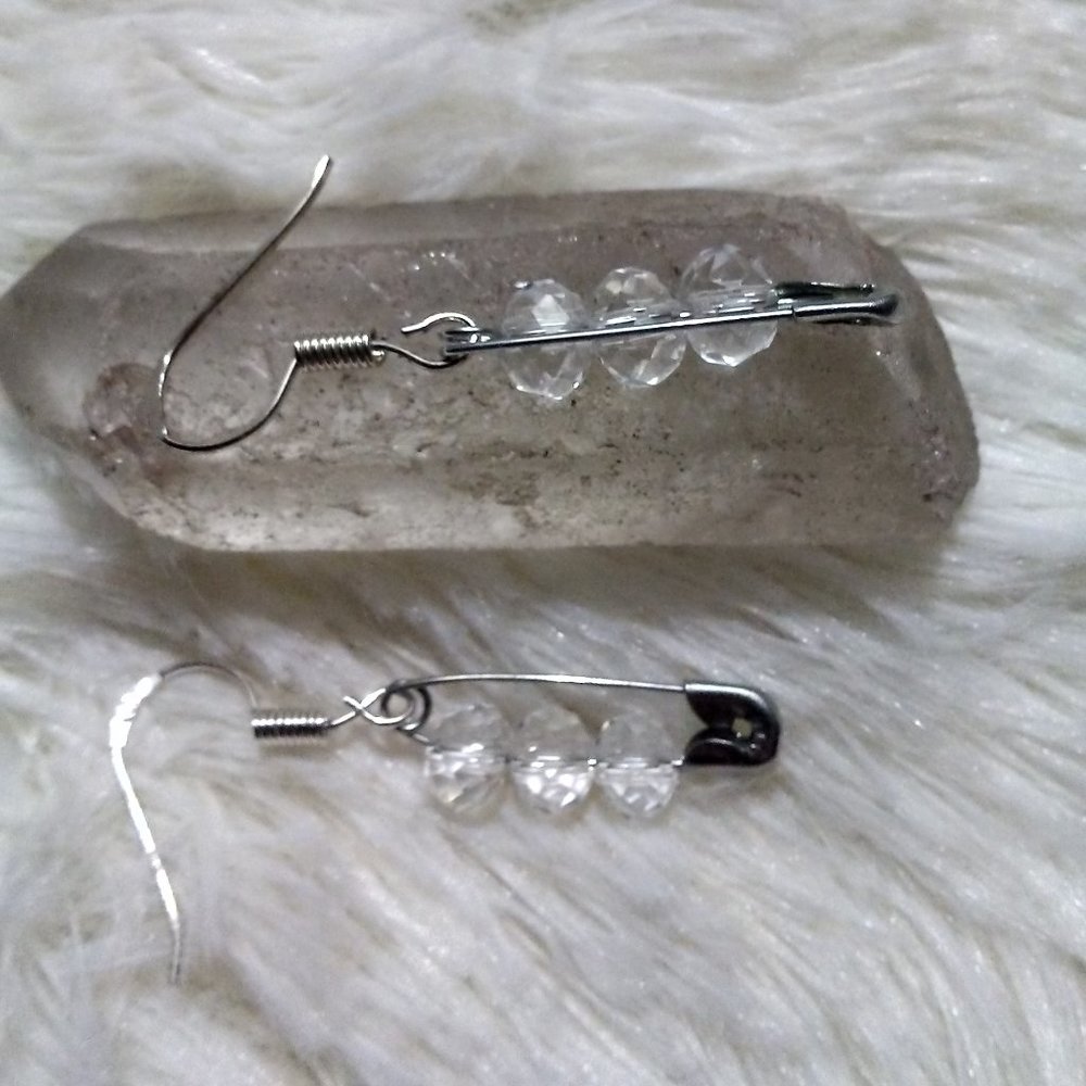 Kawaii Harajuku Safety Pin Dangle Earrings - Picture 4 of 6